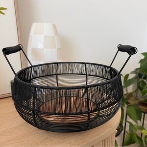NWOT Black Wire Fruit Basket with Wooden Base